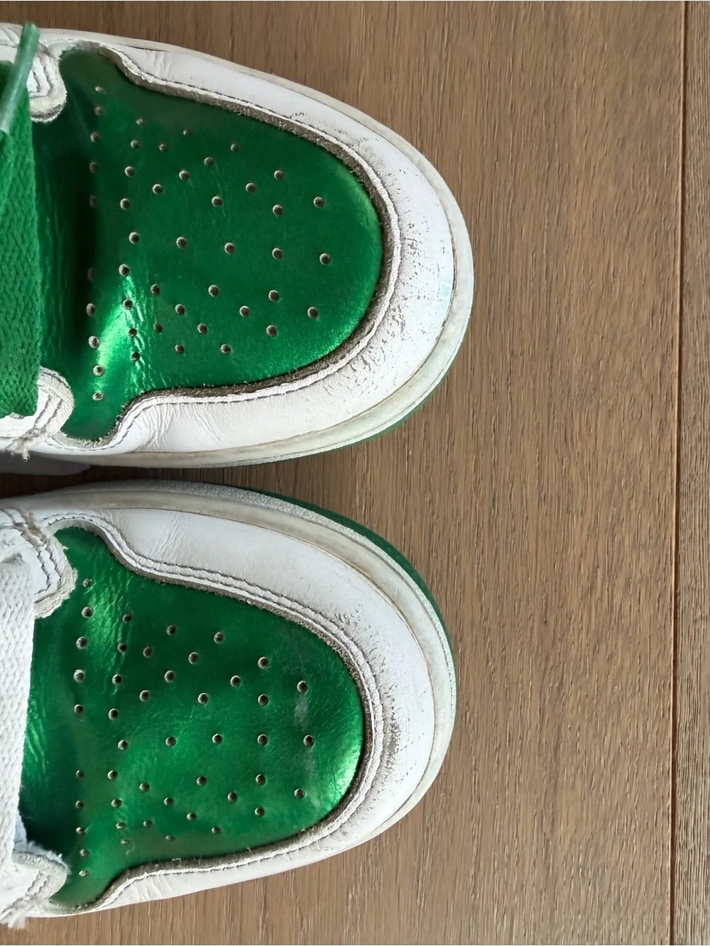 Nike men’s golf White and Metallic Green High-Top Jordan 1’s
